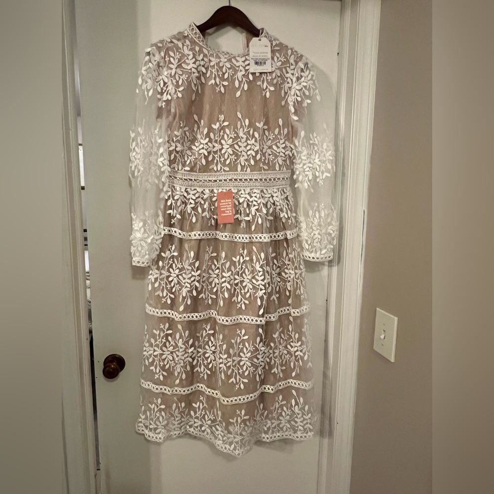NWT IVY CITY CO SICILY DRESS 
SZ LARGE.